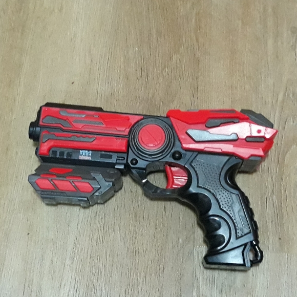 World Tech Warrior Spring Pump Swift Dart Blaster Toy - Red / Black - Picture 10 of 13